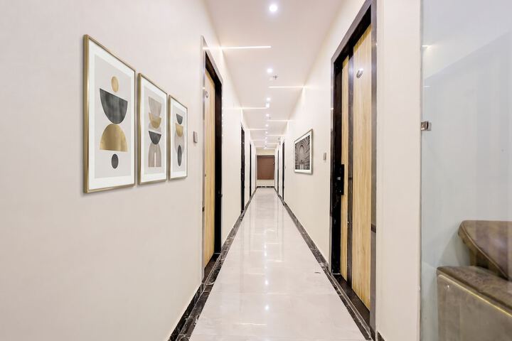 Hotel Interior 4 of 27
