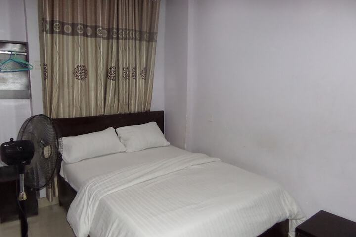 Room 4 of 35
