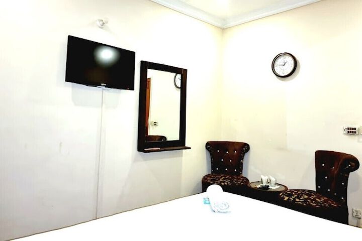 Room 10 of 11