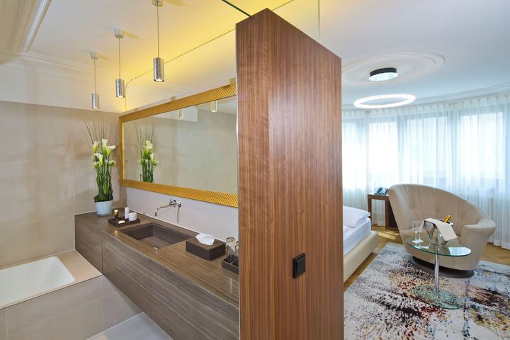 Room 32 of 57