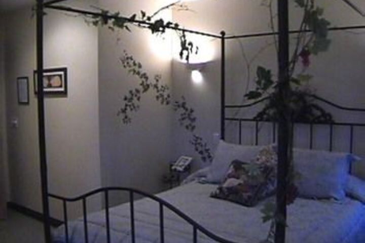 Room 10 of 26