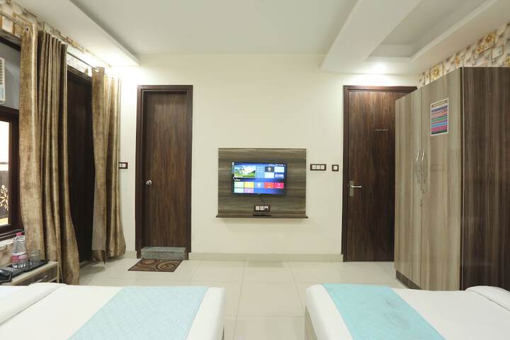 Room 28 of 42