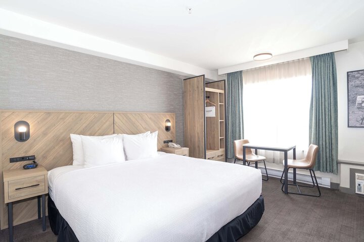 Room 14 of 37