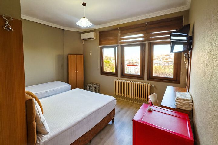 Room 25 of 91
