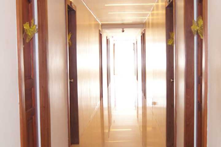 Ballroom/Hall 14 of 18