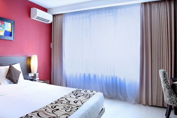 Room 4 of 14