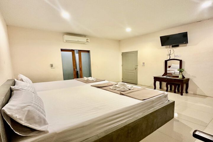 Room 8 of 49