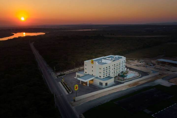 Hotel 86 of 87