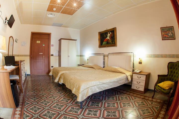 Room 37 of 46