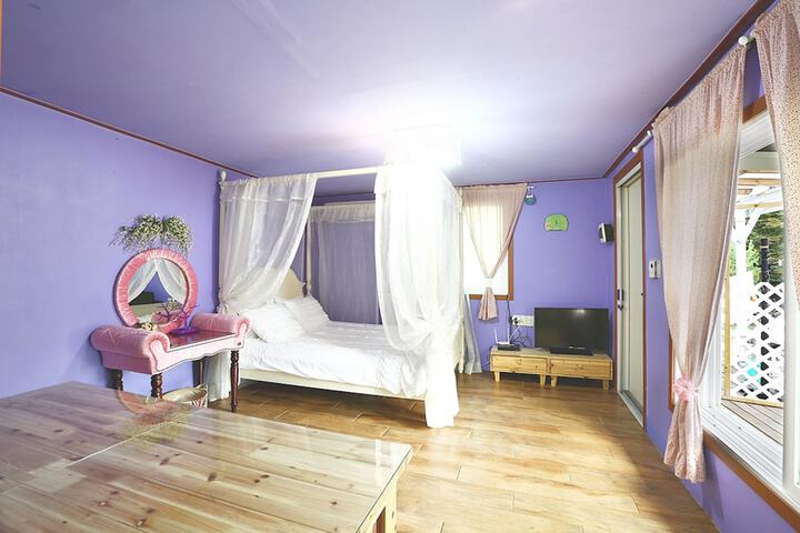 Room 27 of 111