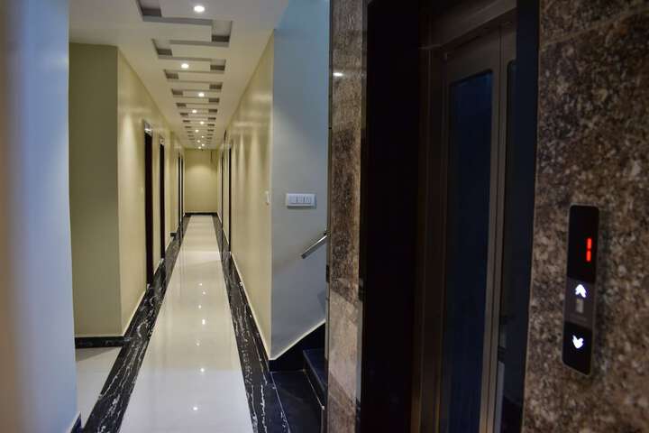 Room 17 of 27