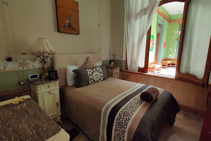 Room 8 of 43