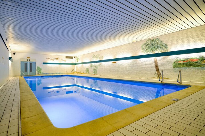 Pool Hotel