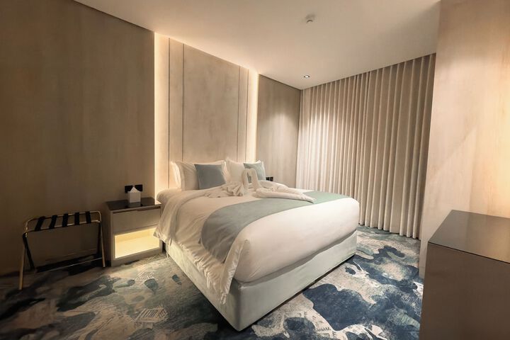 Room 7 of 48