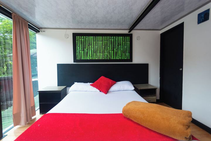 Room 3 of 27