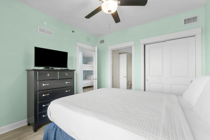 Room 102 of 444