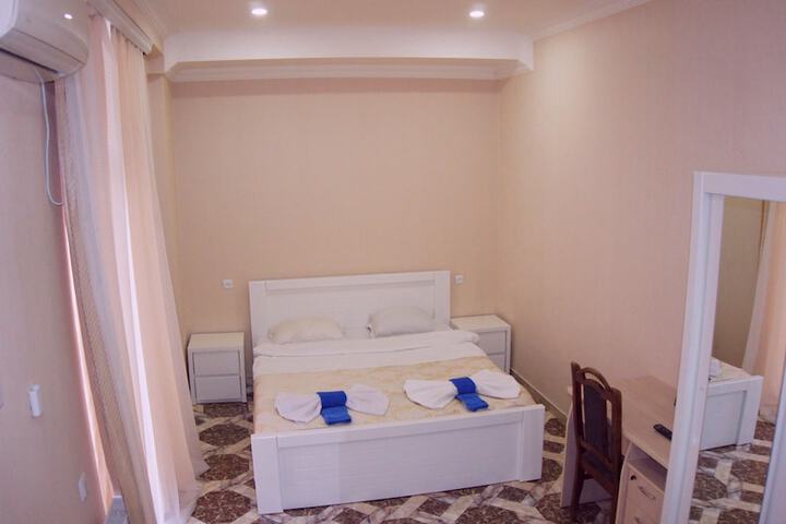 Room 19 of 50