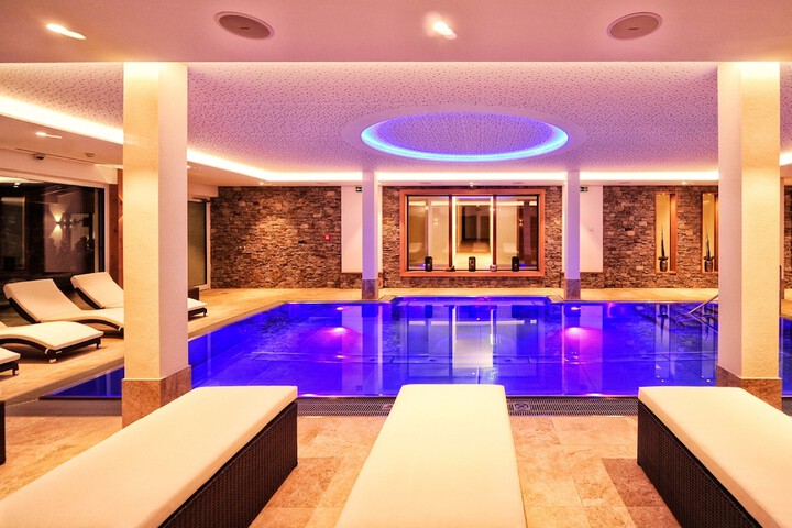 Pool 27 of 82