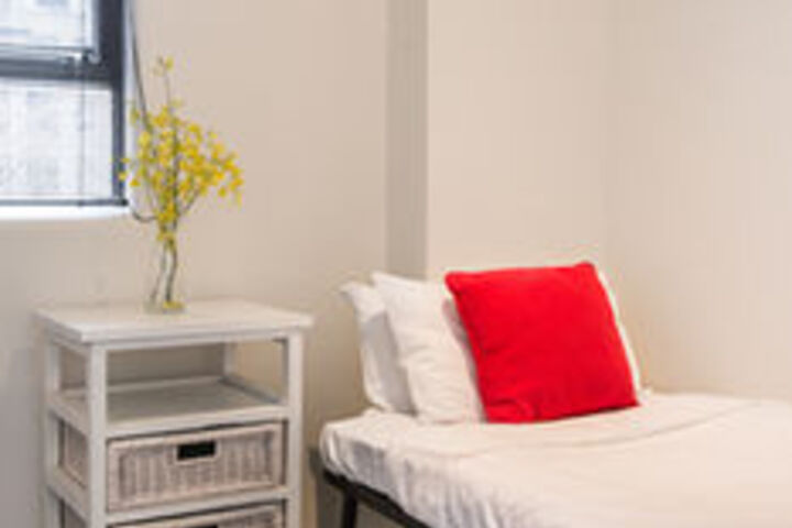 Room 11 of 20