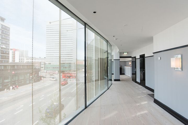 Ballroom/Hall 157 of 198