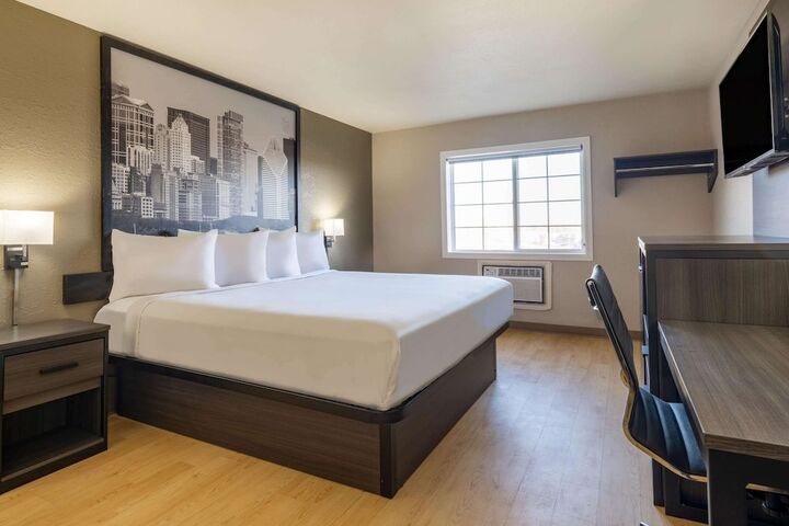 1 King Bed (2 of 3)