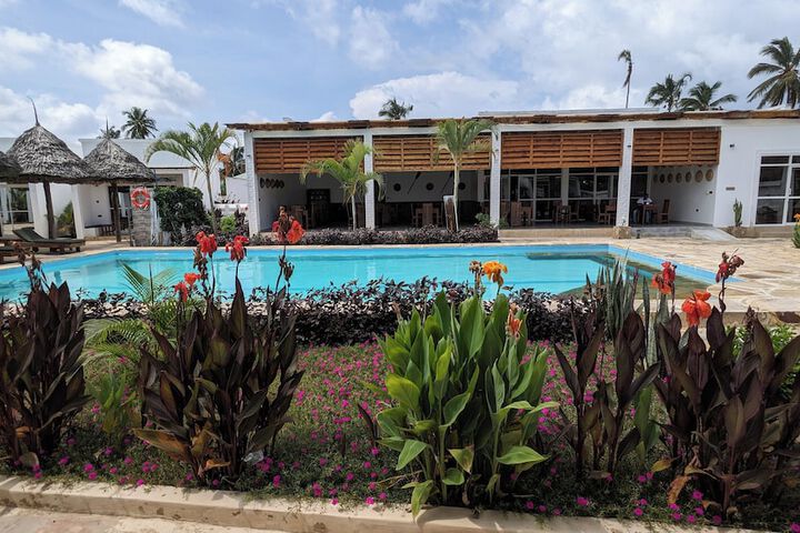 Pool 21 of 43