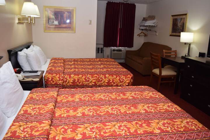 1 Queen Bed (11 of 25)