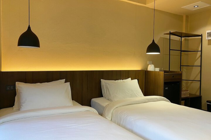 Room 12 of 94