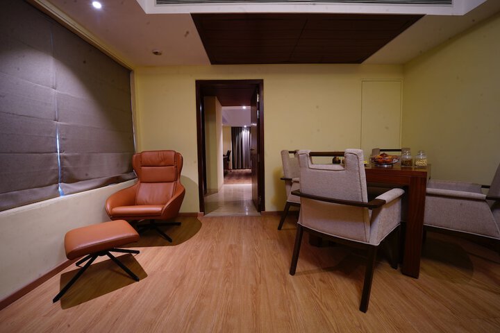 Room 8 of 50
