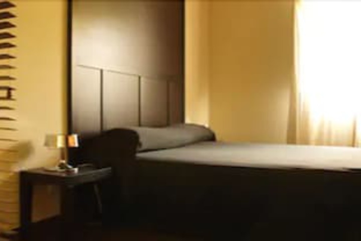 Room 2 of 50