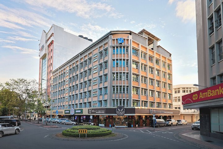 Hotel Sixty3
