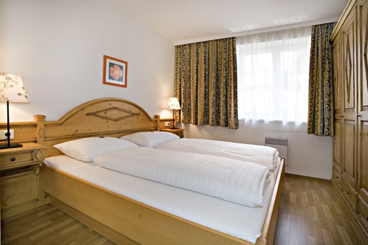 Room 3 of 44
