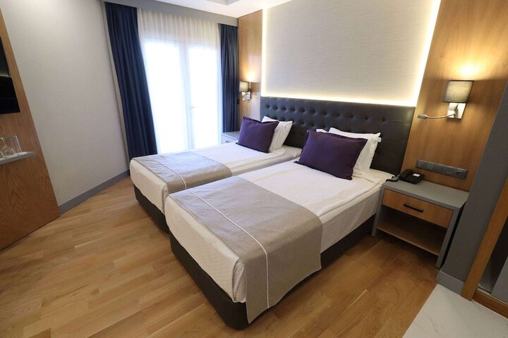 Room 13 of 71