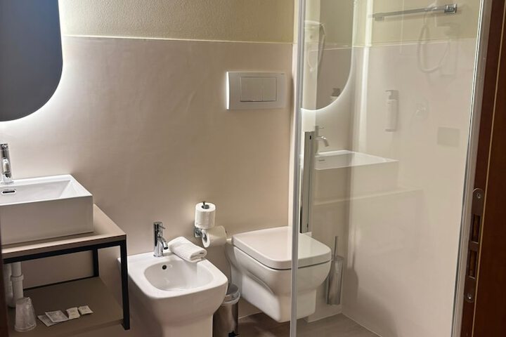 Room 51 of 89