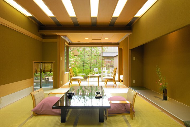 Room 7 of 40