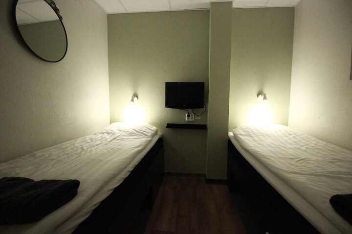 Room 12 of 49