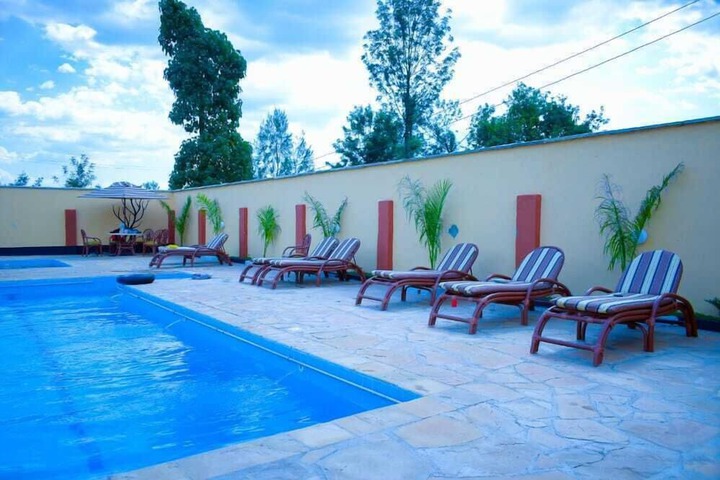 Pool 16 of 44