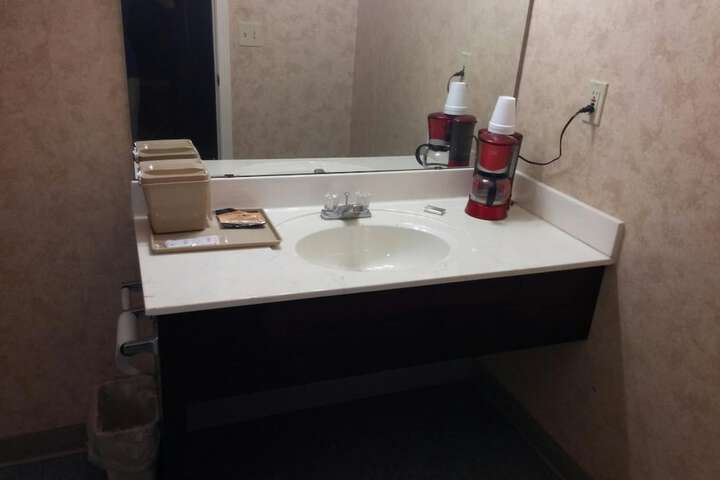 Room 21 of 37