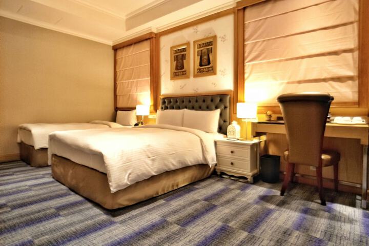 Room 21 of 82