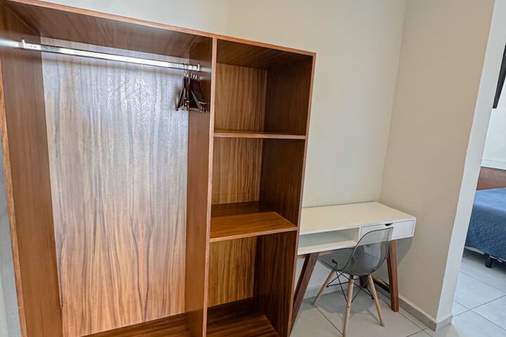 Room 18 of 121
