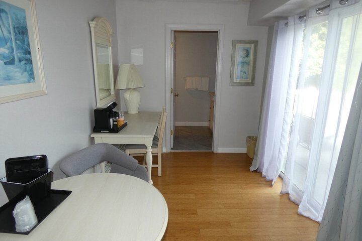 Room 34 of 98