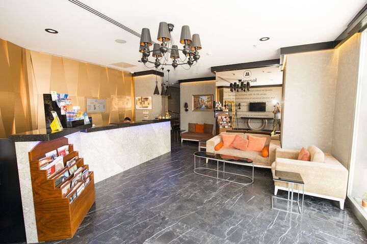 Concierge desk