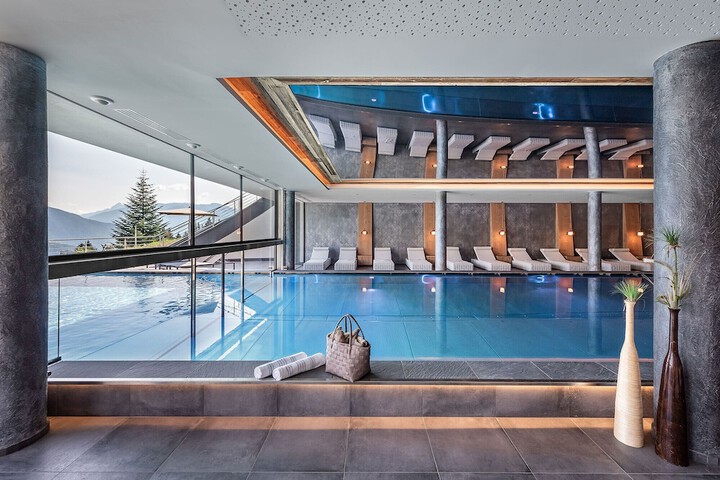 Pool 24 of 106