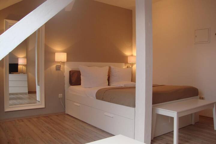 Room 6 of 15