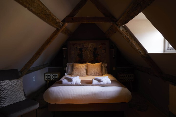 Room 17 of 65