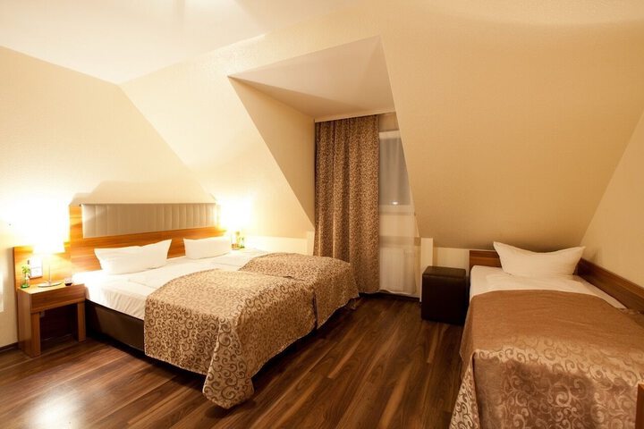 Room 4 of 50