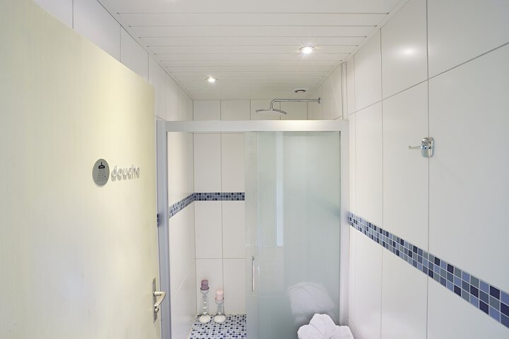 Room 9 of 26