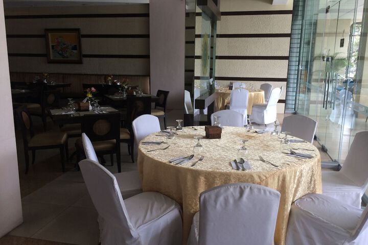 Dining Photos