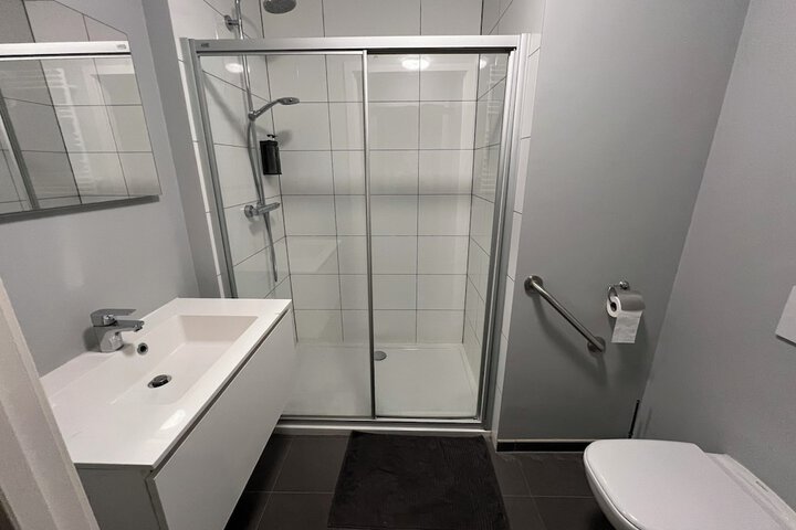 Room 8 of 19