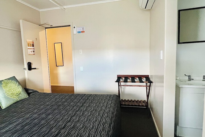 Room 8 of 39